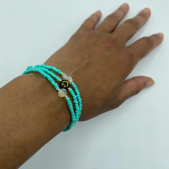 Handmade Trendy Glass Bead Bracelets with Smiley Face - Picture 3 of 5